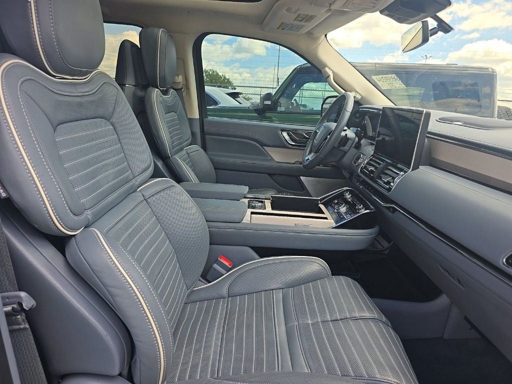 2024 Lincoln Navigator L Black Label