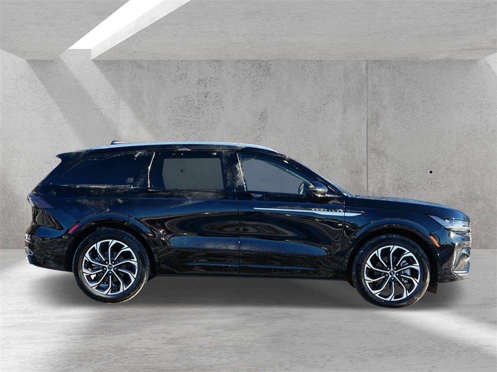 2025 Lincoln Nautilus Reserve