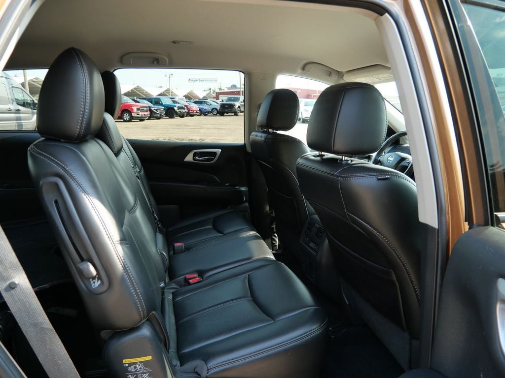 2017 Nissan Pathfinder SL