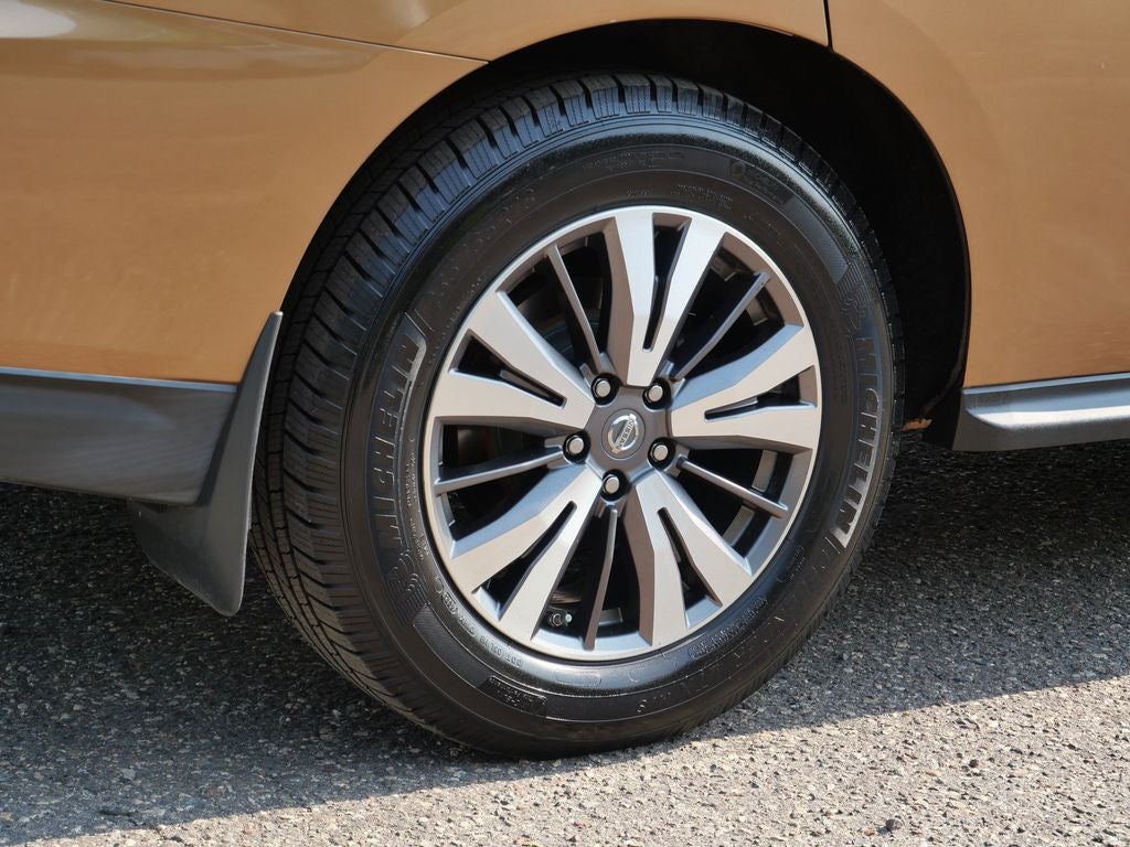 2017 Nissan Pathfinder SL