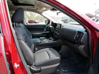 2024 Nissan Pathfinder SV