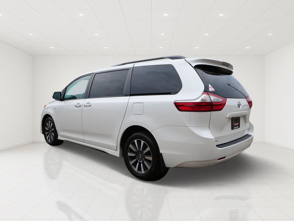 2018 Toyota Sienna XLE 7 Passenger