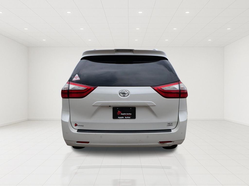 2018 Toyota Sienna XLE 7 Passenger