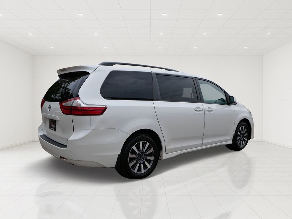 2018 Toyota Sienna XLE 7 Passenger