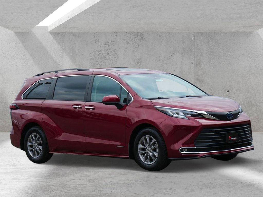 2021 Toyota Sienna XLE 8 Passenger