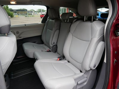2021 Toyota Sienna XLE 8 Passenger