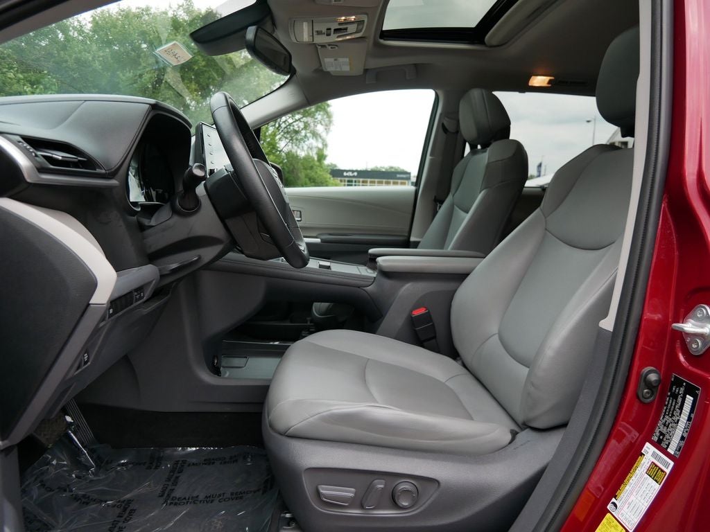2021 Toyota Sienna XLE 8 Passenger