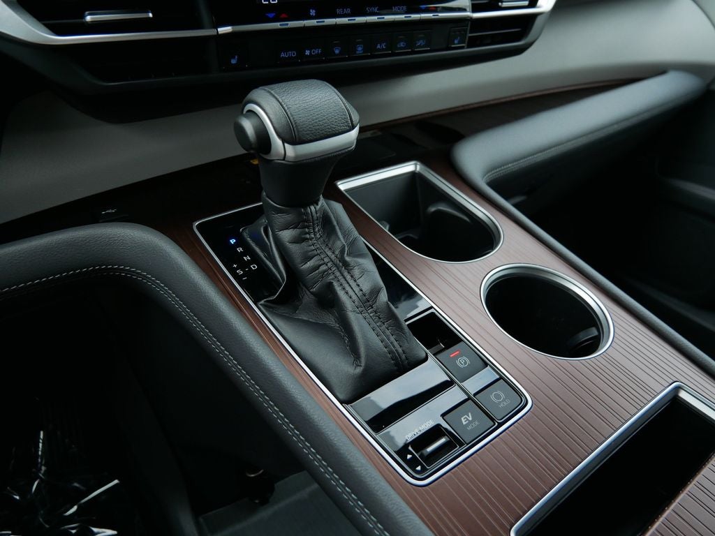 2021 Toyota Sienna XLE 8 Passenger