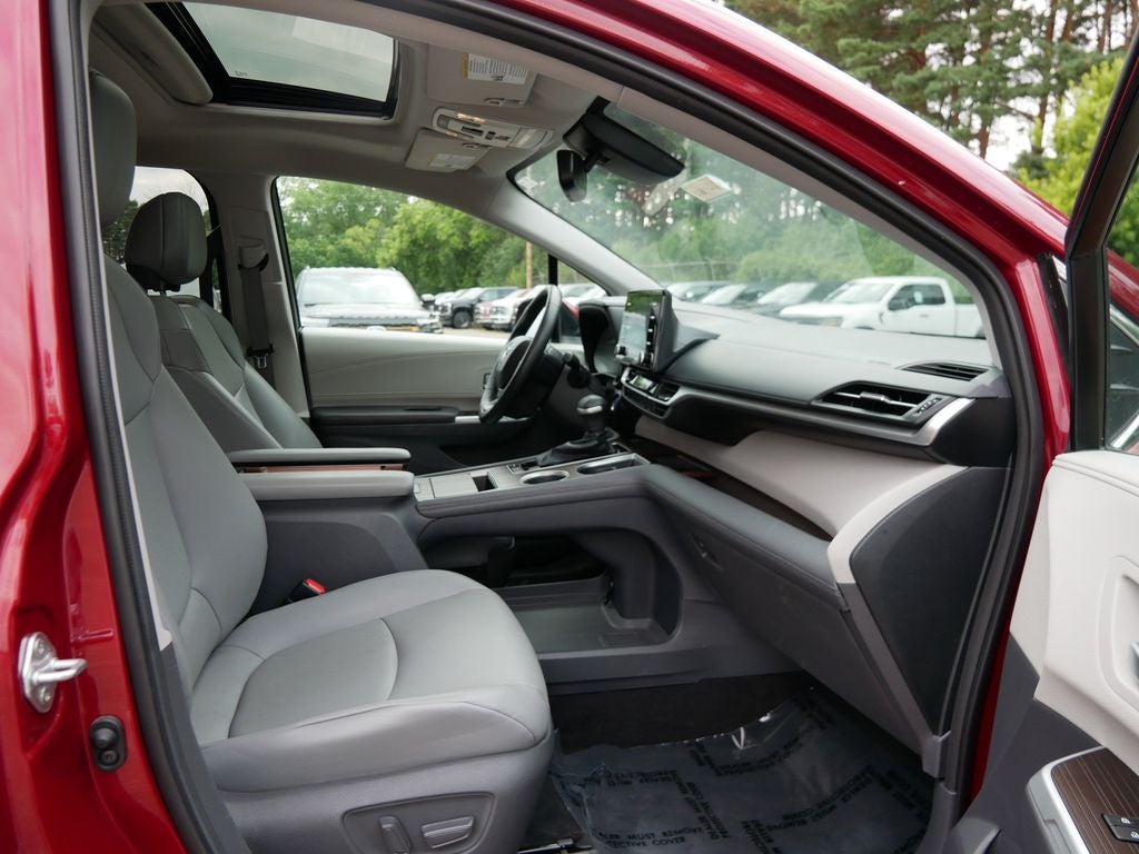 2021 Toyota Sienna XLE 8 Passenger