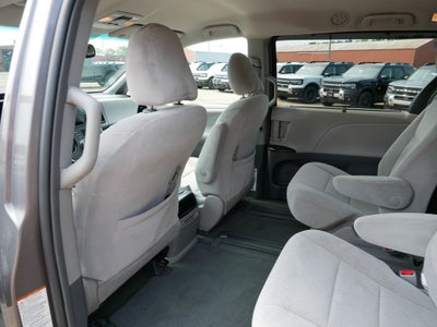 2015 Toyota Sienna LE 8 Passenger