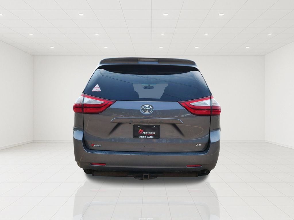 2015 Toyota Sienna LE 8 Passenger