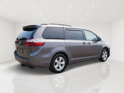 2015 Toyota Sienna LE 8 Passenger
