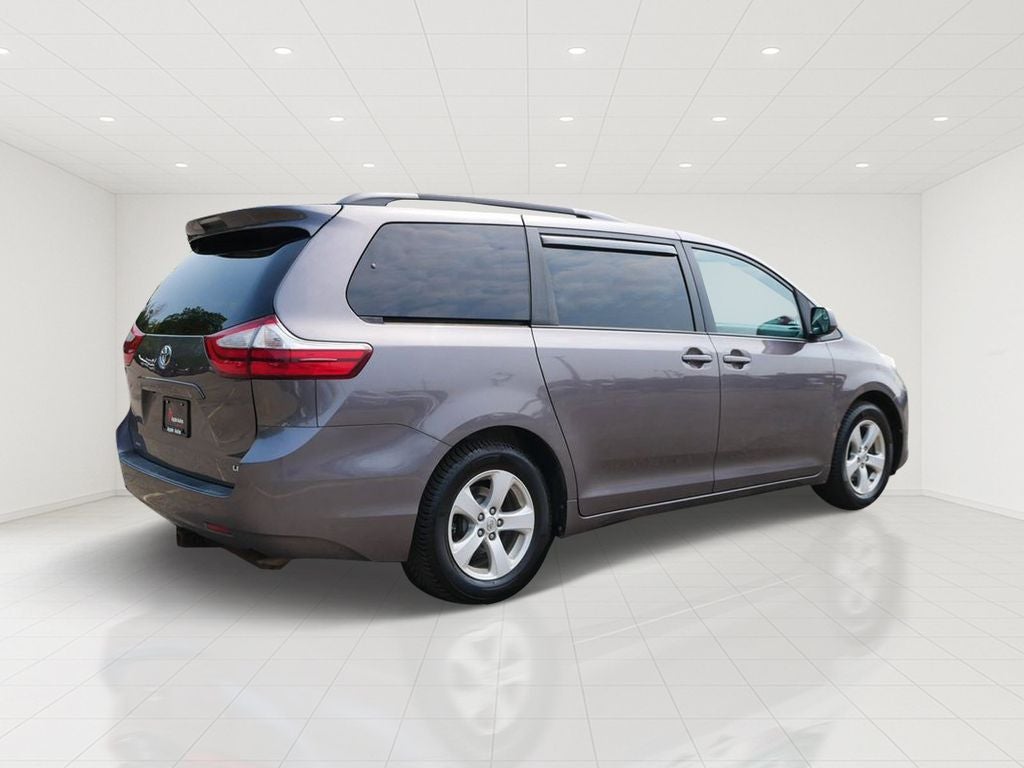 2015 Toyota Sienna LE 8 Passenger