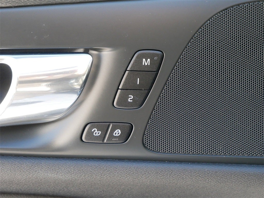 2019 Volvo S60 T6 Momentum