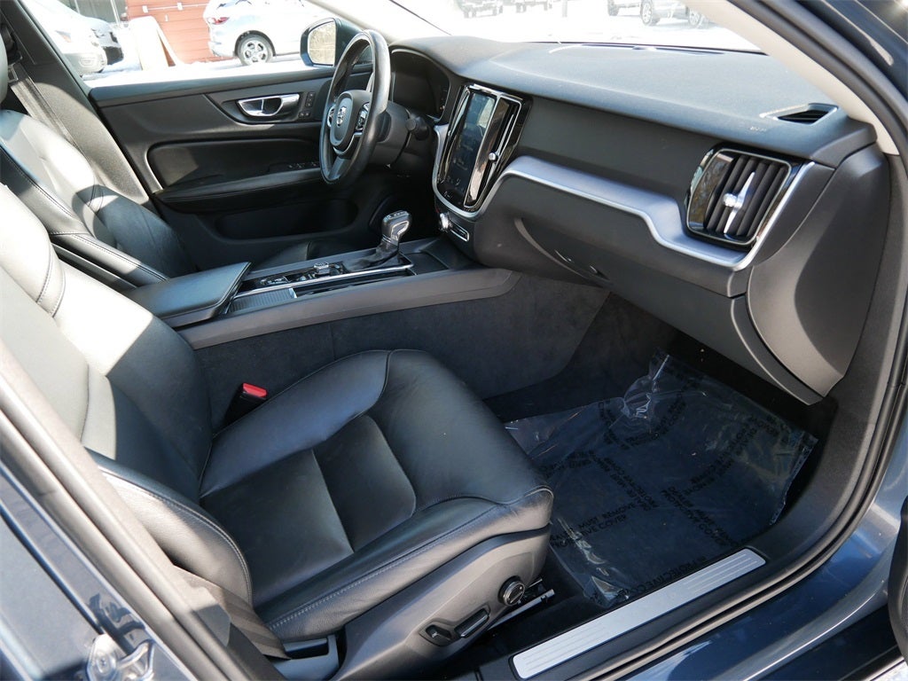 2019 Volvo S60 T6 Momentum