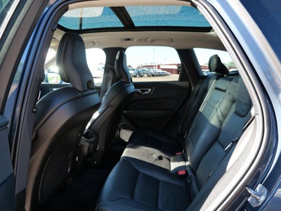 2020 Volvo XC60 T5 Momentum
