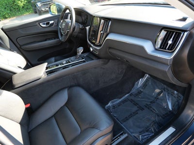 2020 Volvo XC60 T5 Momentum