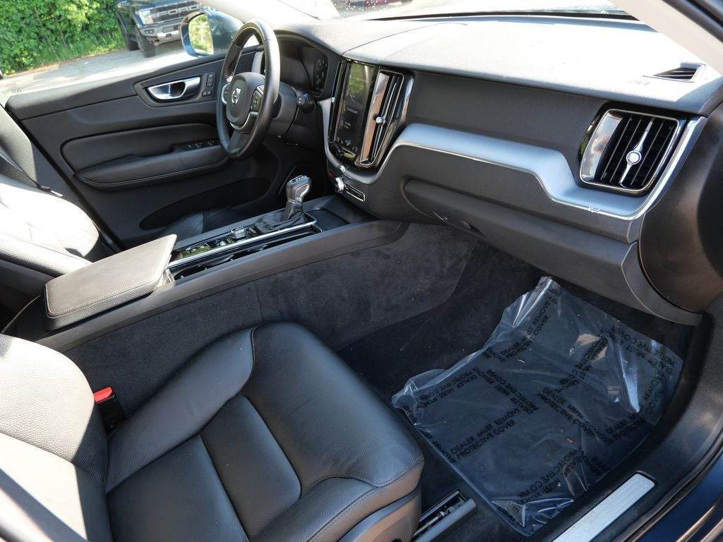 2020 Volvo XC60 T5 Momentum