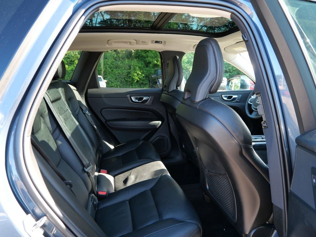 2020 Volvo XC60 T5 Momentum