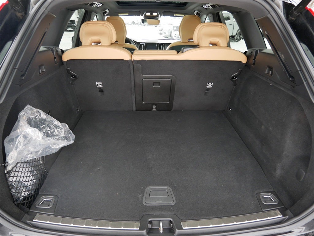 2022 Volvo XC60 Recharge Plug-In Hybrid T8 Inscription