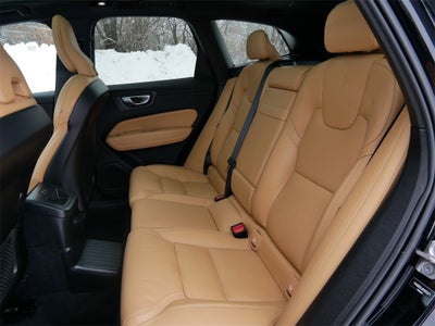 2022 Volvo XC60 Recharge Plug-In Hybrid T8 Inscription