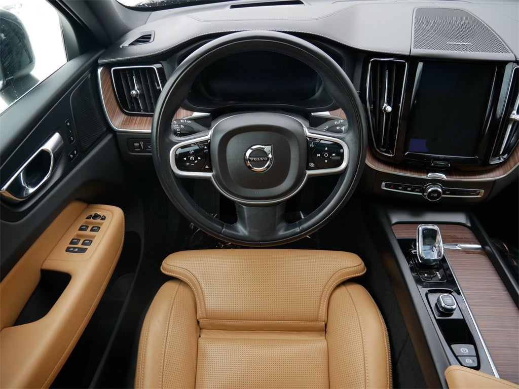 2022 Volvo XC60 Recharge Plug-In Hybrid T8 Inscription