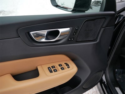 2022 Volvo XC60 Recharge Plug-In Hybrid T8 Inscription