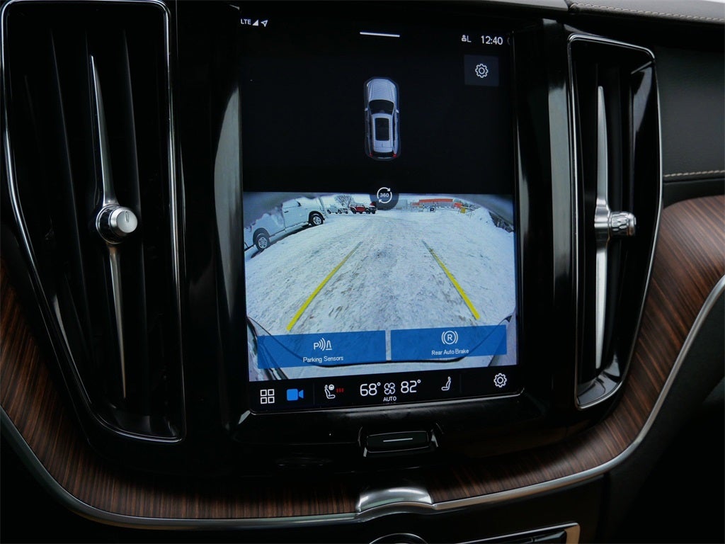 2022 Volvo XC60 Recharge Plug-In Hybrid T8 Inscription