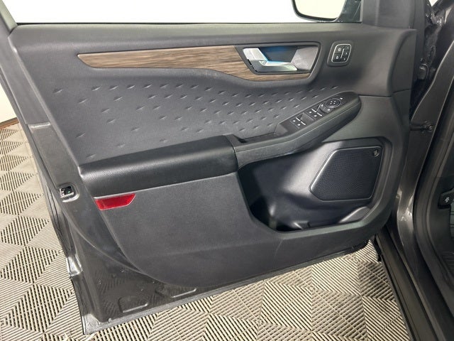 2020 Ford Escape Titanium Hybrid