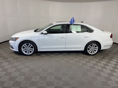 2018 Volkswagen Passat 2.0T SE w/Technology w/Technology
