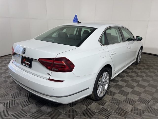 2018 Volkswagen Passat 2.0T SE w/Technology w/Technology