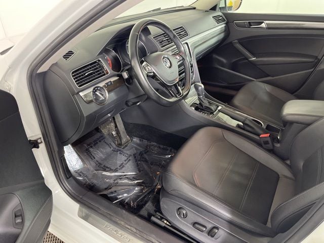 2018 Volkswagen Passat 2.0T SE w/Technology w/Technology