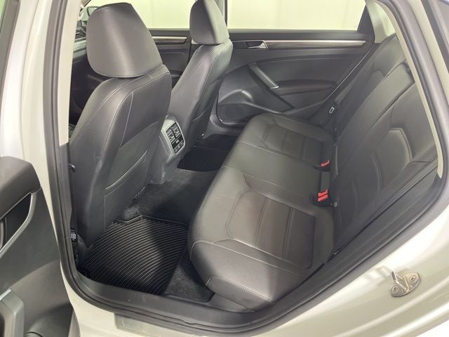 2018 Volkswagen Passat 2.0T SE w/Technology w/Technology