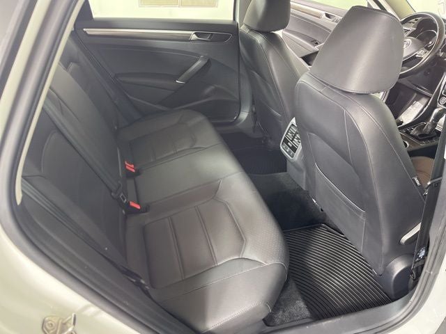 2018 Volkswagen Passat 2.0T SE w/Technology w/Technology