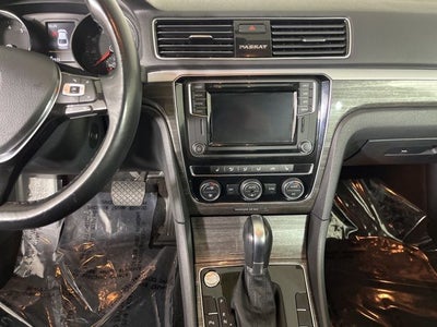 2018 Volkswagen Passat 2.0T SE w/Technology w/Technology