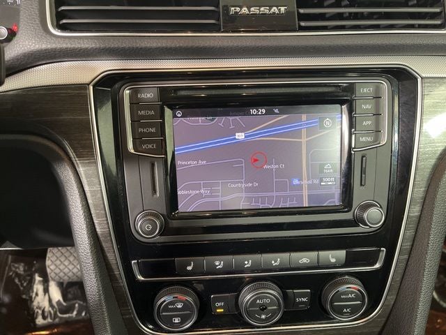 2018 Volkswagen Passat 2.0T SE w/Technology w/Technology