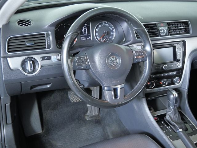 2014 Volkswagen Passat TDI SE w/Sunroof/Nav