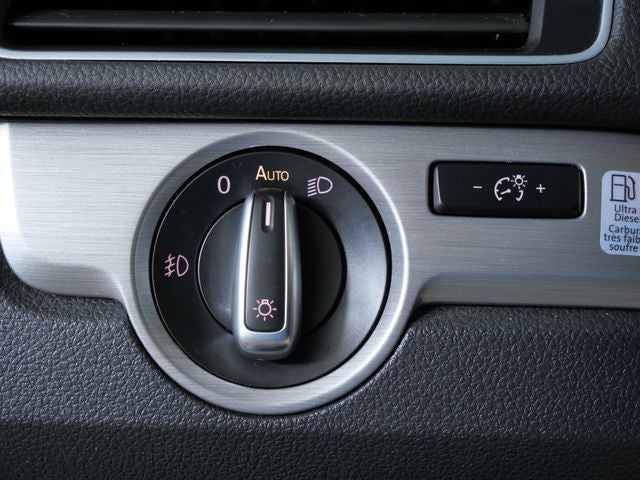 2014 Volkswagen Passat TDI SE w/Sunroof/Nav