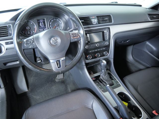 2014 Volkswagen Passat TDI SE w/Sunroof/Nav