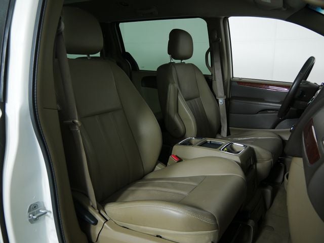 2012 Chrysler Town & Country Touring