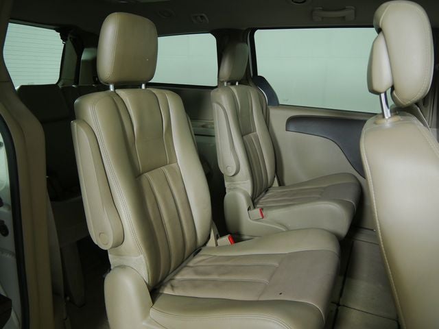 2012 Chrysler Town & Country Touring