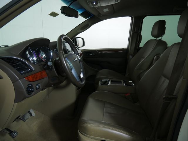 2012 Chrysler Town & Country Touring