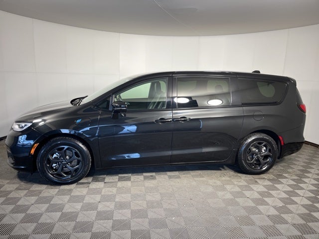 2022 Chrysler Pacifica Hybrid Limited