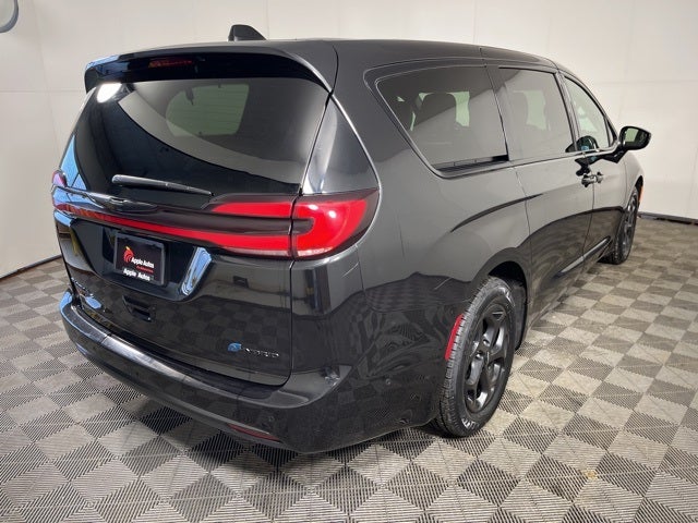 2022 Chrysler Pacifica Hybrid Limited