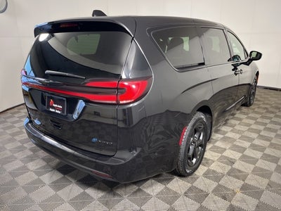 2022 Chrysler Pacifica Hybrid Limited