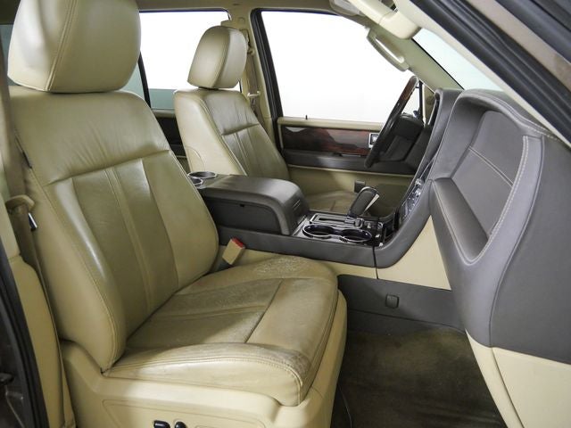 2015 Lincoln Navigator L Base