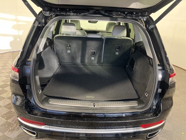 2022 Jeep Grand Cherokee Summit