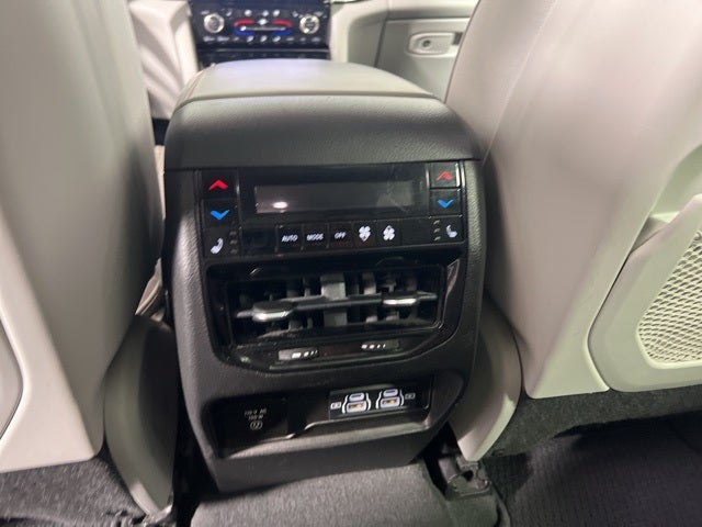 2022 Jeep Grand Cherokee Summit