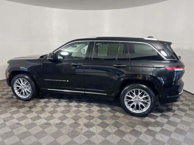 2022 Jeep Grand Cherokee Summit