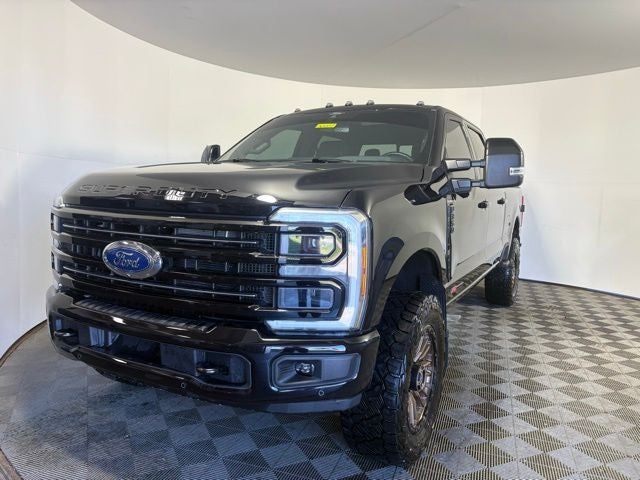 2025 Ford F-350SD Platinum